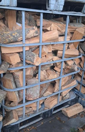 Droog essenhout haardhout  beschikbaar voor biedingen