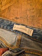 Stradivarius Lichtblauwe Spijkerbroek Maat 32, Blauw, Ophalen of Verzenden, Zo goed als nieuw, W30 - W32 (confectie 38/40)