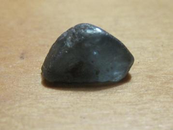 e. 4x subtiele edelsteen BLAUWE SAFFIER (4) beschikbaar voor biedingen