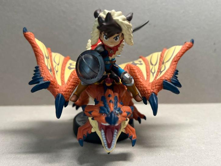 Amiibo Monster Hunter One-Eyed Rathalos and Rider - Boy, Spelcomputers en Games, Games | Nintendo Switch, Zo goed als nieuw, Avontuur en Actie