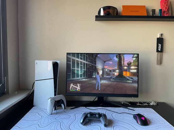 MSI Gaming Monitor - 60Hz (voelt als 120Hz), Computers en Software, Monitoren, Gebruikt, 61 t/m 100 Hz, HDMI, Gaming, Draaibaar