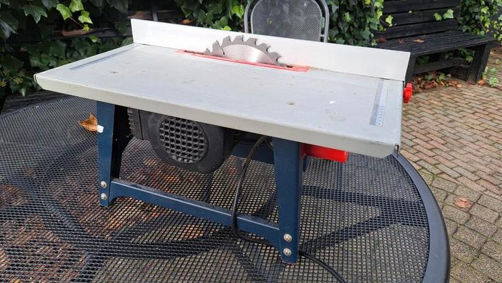Tafelcirkelzaag - Klein Model, Doe-het-zelf en Verbouw, Gereedschap | Zaagmachines, Gebruikt, Cirkelzaag, 600 tot 1200 watt, 30 tot 70 mm