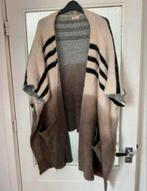 Warme fluffy poncho / vest van ambika - onesize, Ophalen of Verzenden, Zo goed als nieuw