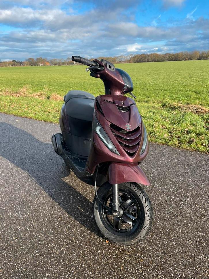 Piaggio zip 172cc LC brom, Fietsen en Brommers, Scooters | Piaggio, Zo goed als nieuw, Zip, Tweetakt, Ophalen