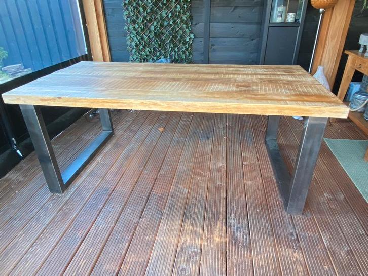 Mango houten zware Eeettafel met Metalen Poten, Huis en Inrichting, Tafels | Eettafels, Zo goed als nieuw, 100 tot 150 cm, 150 tot 200 cm