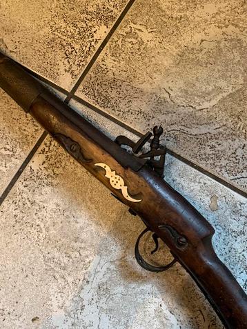 Antiek berber geweer vrijgesteld beschikbaar voor biedingen