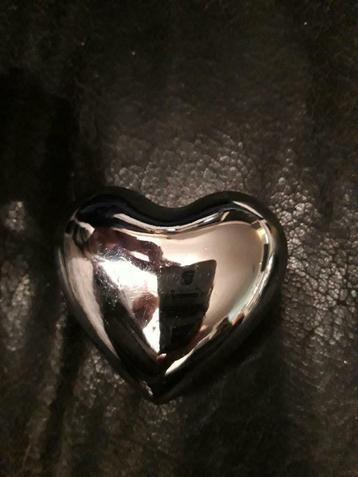 Heart bells.  beschikbaar voor biedingen