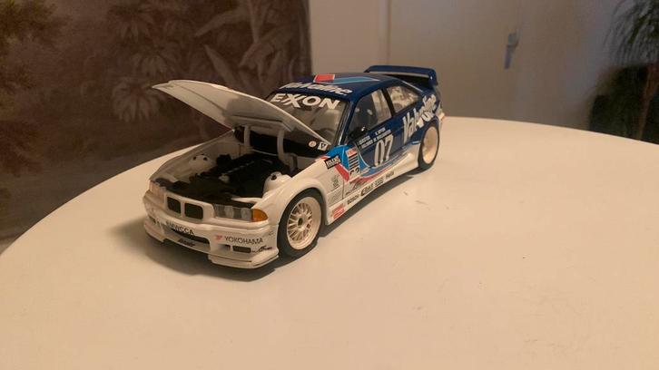 Bmw e36 m3 gtr redbull 1:18, Hobby en Vrije tijd, Modelauto's | 1:18, Zo goed als nieuw, Verzenden