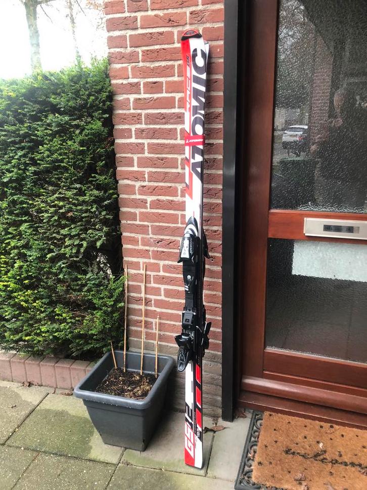 Atomic Race Carve skies GS-12 aangeboden 1.83, Sport en Fitness, Skiën en Langlaufen, Gebruikt, Ski's, Skiën, Atomic, Carve, 180 cm of meer