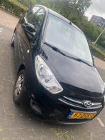 Hyundai i10 1.0 5DR 2012 Zwart, Auto's, Hyundai, Voorwielaandrijving, 400 kg, Zwart, Origineel Nederlands