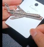 Nieuwe vliegtuig broche met strass steentjes, Overige materialen, 4 tot 7 cm, Nieuw, Ophalen of Verzenden