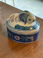 Chinees porselein doosje met koi karper, Antiek en Kunst, Antiek | Keramiek en Aardewerk, Ophalen of Verzenden