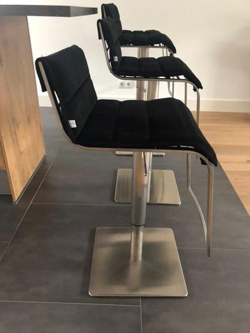 4 Verstelbare Zwarte Barkukken beschikbaar voor biedingen