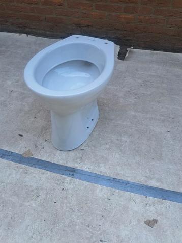 11x Nieuwe Villeroy&Boch O Novo toiletpot staand(B25) beschikbaar voor biedingen
