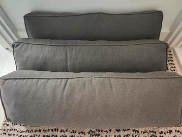 7 smalle lounge kussens antraciet grijs GRATIS  beschikbaar voor biedingen