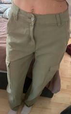 Pull& Bear cargo broek (leger groen), Kleding | Dames, Broeken en Pantalons, Ophalen of Verzenden, Zo goed als nieuw, Pull & Bear