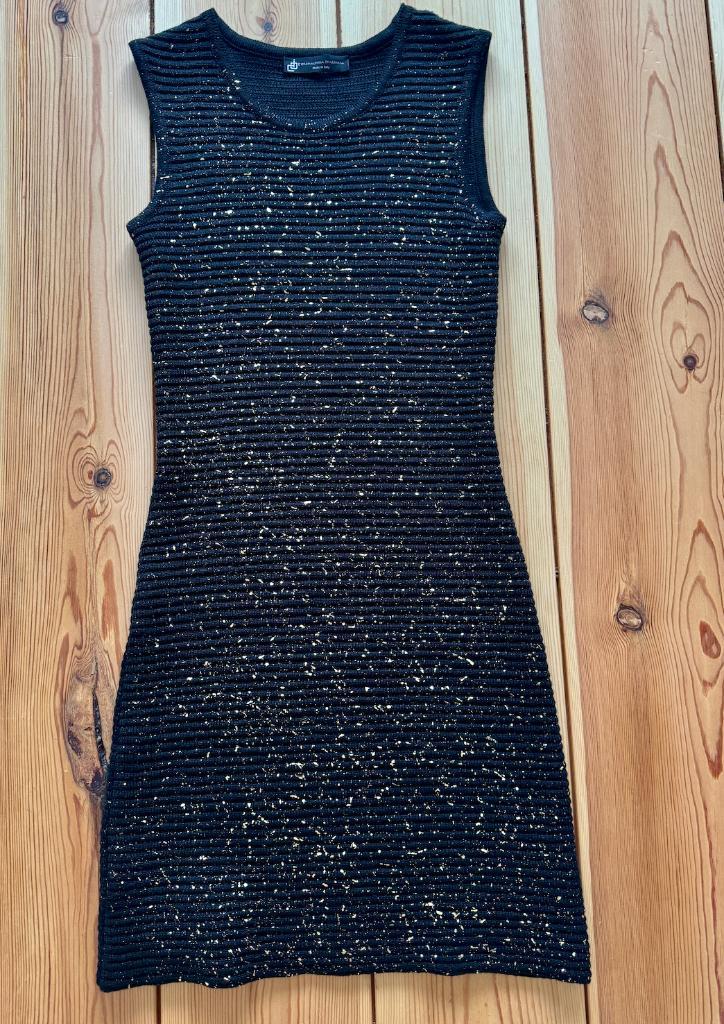 Jurk Compagnia Italiana Zwart met goud - Maat Small (36), Kleding | Dames, Jurken, Zo goed als nieuw, Maat 36 (S), Zwart, Boven de knie
