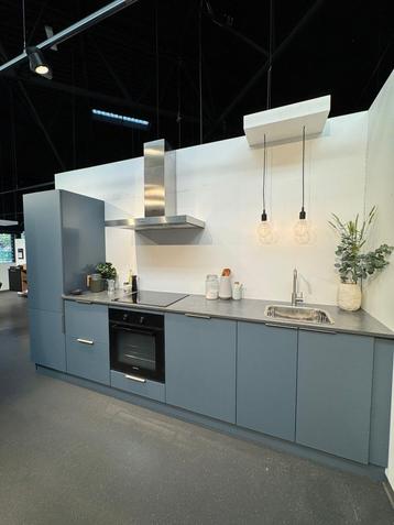 Complete Showroomkeuken 60% korting beschikbaar voor biedingen