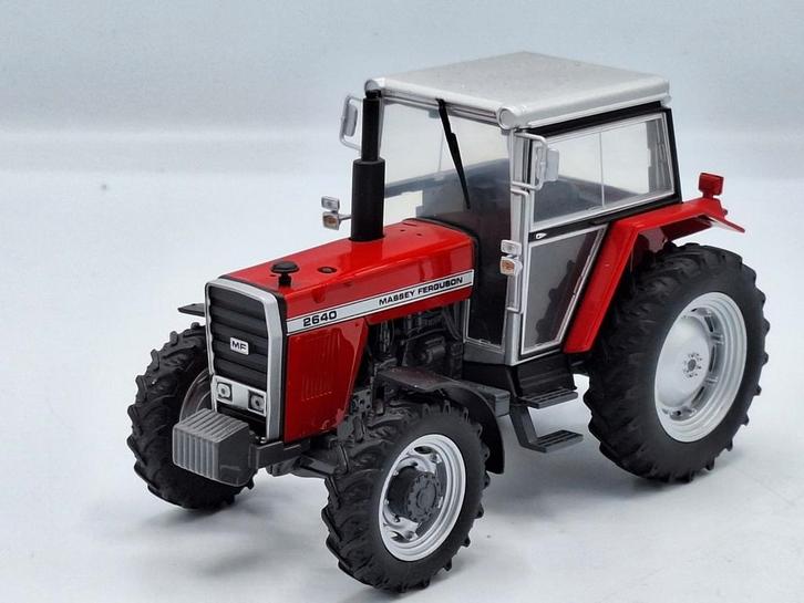 Massey Ferguson 2640, Hobby en Vrije tijd, Modelauto's | 1:32, Zo goed als nieuw, Tractor of Landbouw, Universal Hobbies, Ophalen of Verzenden