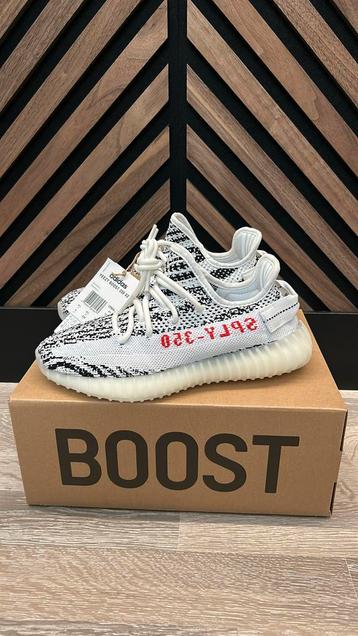 Yeezy boost 350 V2 zebra beschikbaar voor biedingen