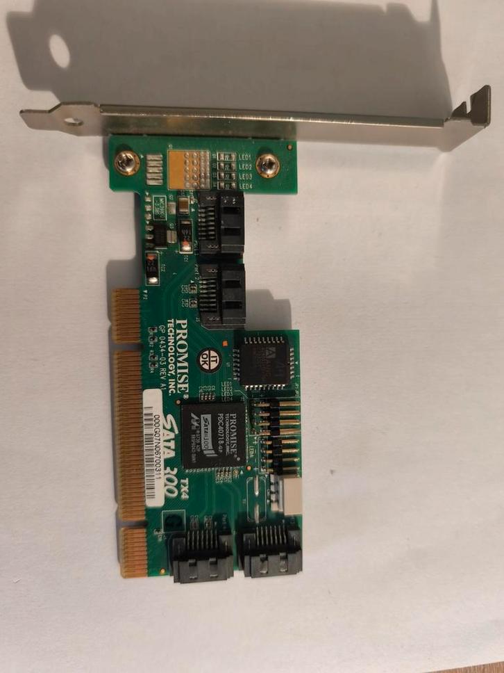 Promise Controllers – SATA300 TX4 & UltraDMA 133 TX2, Computers en Software, Harde schijven, Zo goed als nieuw, Desktop, Intern