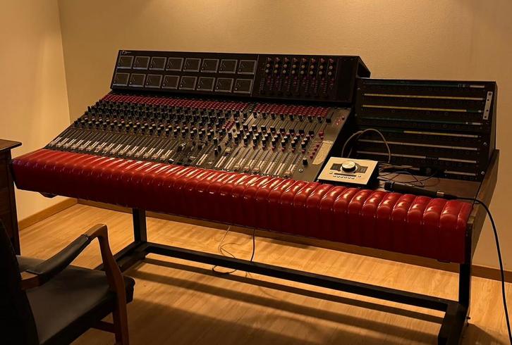 ALICE STANCOIL ULTRA RARE BIG CONSOLE ( Neve , Calrec etc ), Muziek en Instrumenten, Mengpanelen, Zo goed als nieuw, 20 kanalen of meer