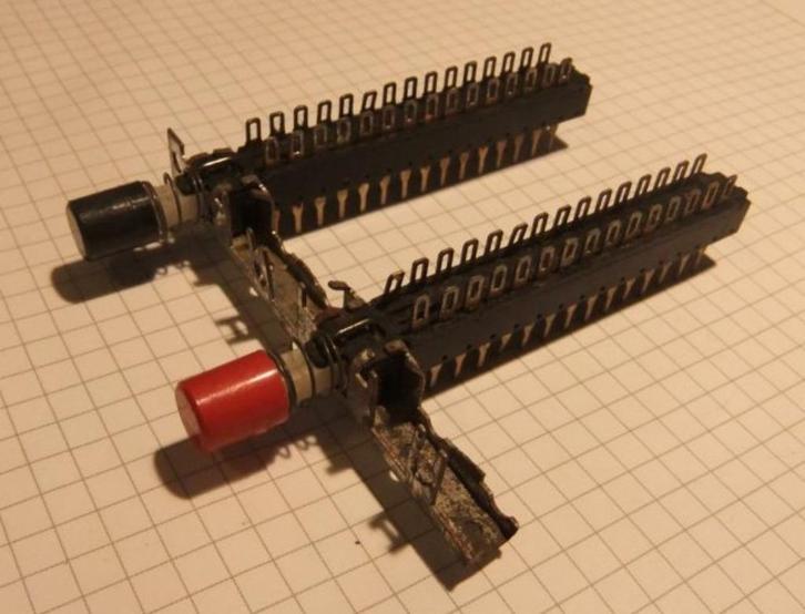 Drukschakelaars met 2 x 15 wisselcontacten., Hobby en Vrije tijd, Elektronica-componenten, Gebruikt, Ophalen of Verzenden