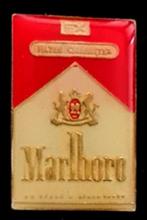 Marlboro filter cigarettes pin, Verzamelen, Speldjes, Pins en Buttons, Verzenden, Nieuw, Merk, Speldje of Pin