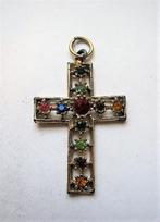 Hangertje kruisje met gekleurde steentjes (8043), Overige materialen, Ophalen of Verzenden, Zo goed als nieuw, Kruis of Symbool