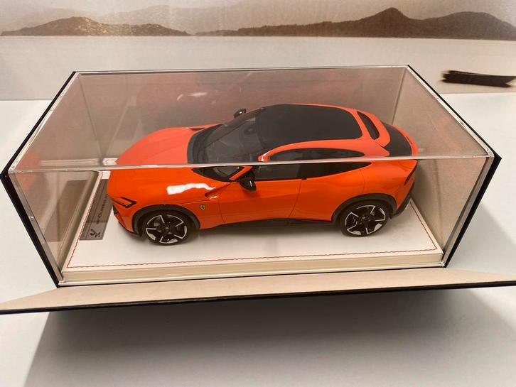 1:18 Runner Ferrari Purosangue (Orange), Hobby en Vrije tijd, Modelauto's | 1:18, Zo goed als nieuw, Overige merken, Ophalen of Verzenden