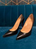 Louboutin pumps maat 40 black, Kleding | Dames, Schoenen, Ophalen of Verzenden, Zo goed als nieuw, Zwart
