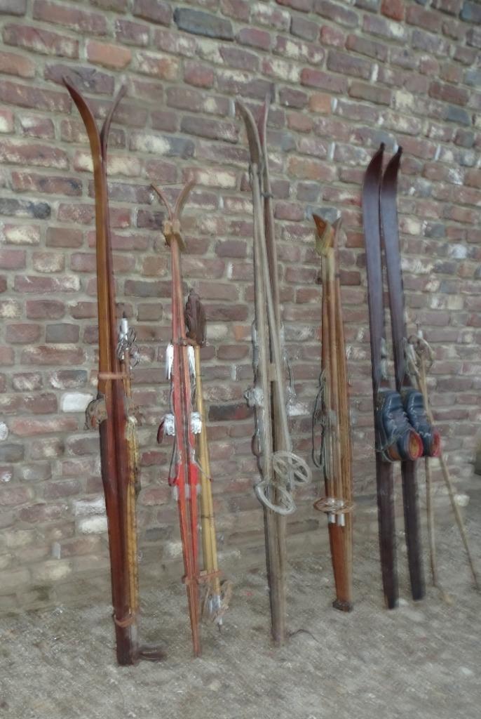 5 maal set houten ski's met stokken, Antiek en Kunst, Curiosa en Brocante, Ophalen