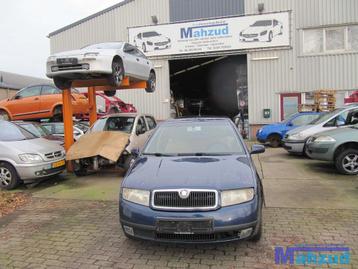 fabia 1 achterbumper achterklep achterlicht stootbalk blauw beschikbaar voor biedingen