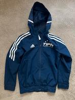 Adidas TIFA Jas Maat 128, Ophalen of Verzenden, Zo goed als nieuw, Jongen of Meisje