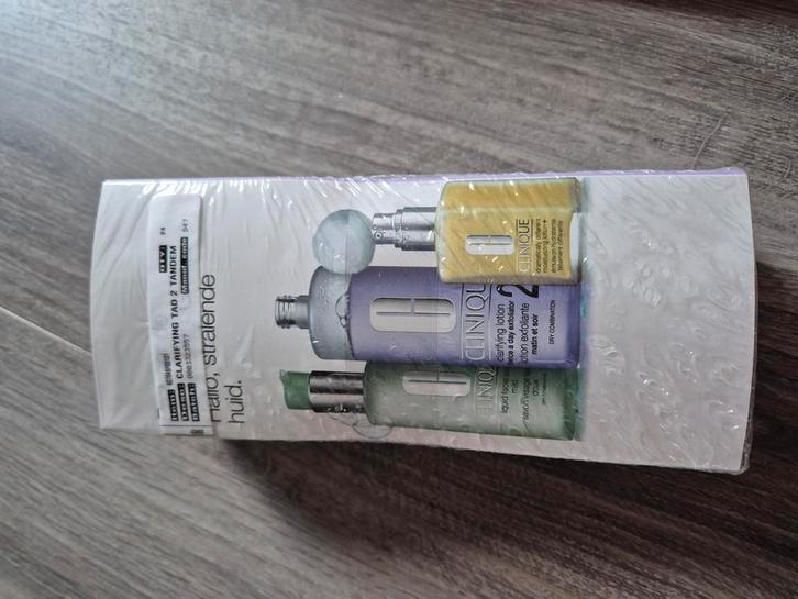 12 setjes 3 stappen plan van  Clinique, huidtype 2 (NIEUW), Sieraden, Tassen en Uiterlijk, Uiterlijk | Gezichtsverzorging, Nieuw