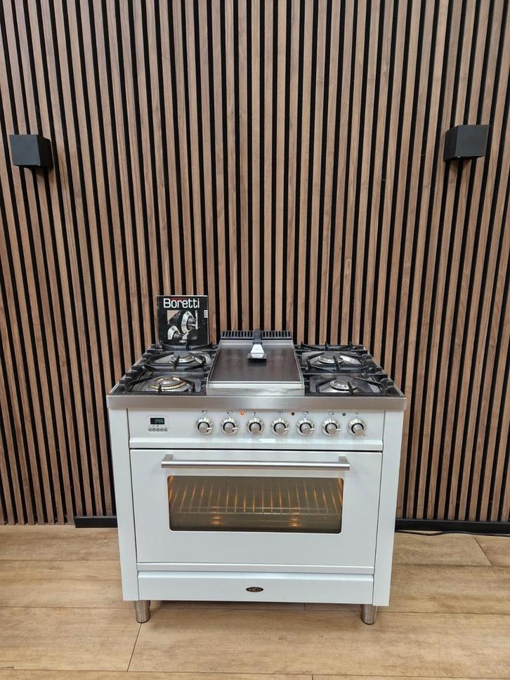 Zeer Luxe Boretti Fornuis wit 90 cm (Gratis bezorgen), Witgoed en Apparatuur, Fornuizen, Zo goed als nieuw, Vrijstaand, Gas, 5 kookzones of meer