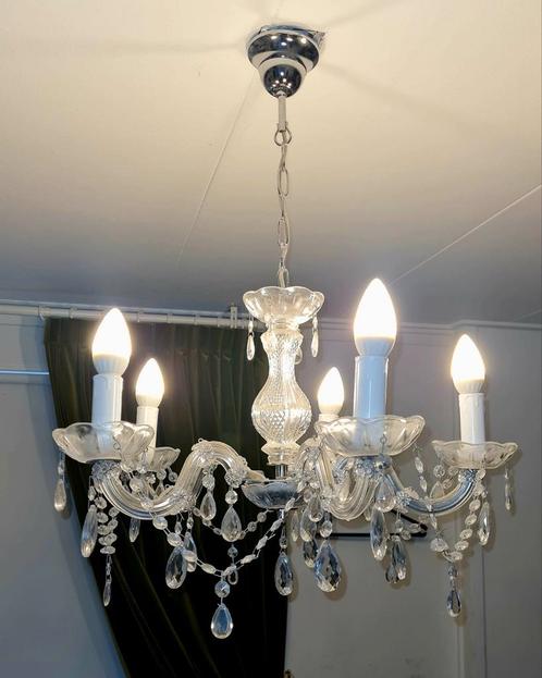 2 x mooie kroonluchters wit transparante ornamenten 5-lamps, Huis en Inrichting, Lampen | Kroonluchters, Gebruikt, Kunststof, Ophalen