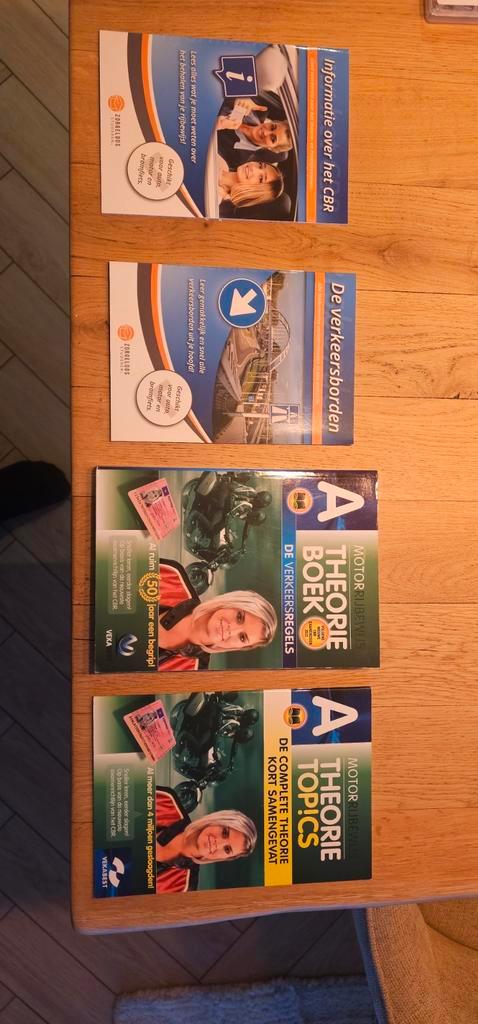 Theorieboeken Motor Rijbewijs A - Eind 2023, Boeken, Studieboeken en Cursussen, Zo goed als nieuw, Niet van toepassing, Ophalen of Verzenden