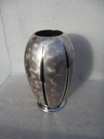 Antieke Art Deco vaas WMF Ikora verzilverd beschikbaar voor biedingen