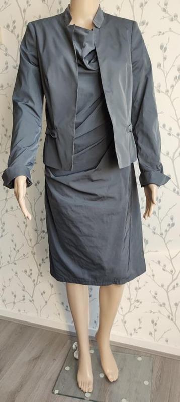 Van Der MARK Feestelijk Grijs Setje (Jurk & Jasje) maat 36 beschikbaar voor biedingen