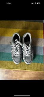 New Balance 990V5 maat 43, Kleding | Heren, Schoenen, Ophalen of Verzenden, Zo goed als nieuw
