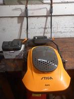 Stiga zweefmaaier zonder accu  wel.met lader., Ophalen of Verzenden, Zo goed als nieuw