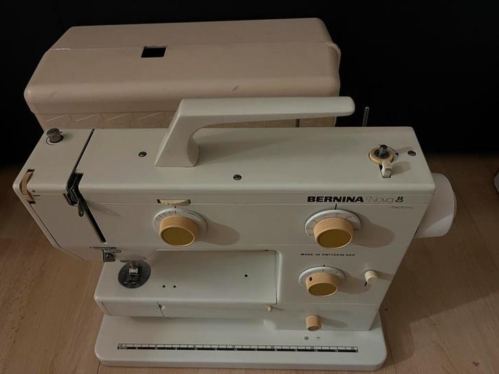 Vr arm Bernina 900 Nova 'electronic' in complete zgan staat, Hobby en Vrije tijd, Naaimachines en Toebehoren, Zo goed als nieuw
