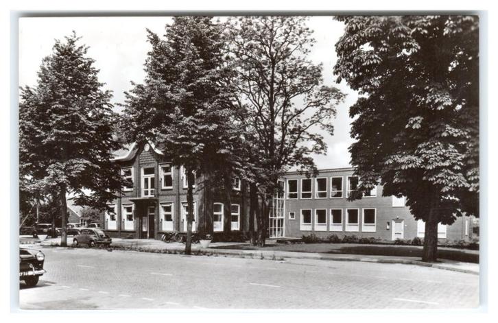 Sellingen, Gemeentehuis, Verzamelen, Ansichtkaarten | Nederland, Ongelopen, Groningen, 1960 tot 1980, Verzenden