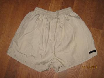 Leopard beige short maat 152  beschikbaar voor biedingen