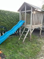 Speelhuisje met glijbaan - Gratis af te halen, Kinderen en Baby's, Speelgoed | Buiten | Speeltoestellen, Ophalen, Gebruikt, Glijbaan