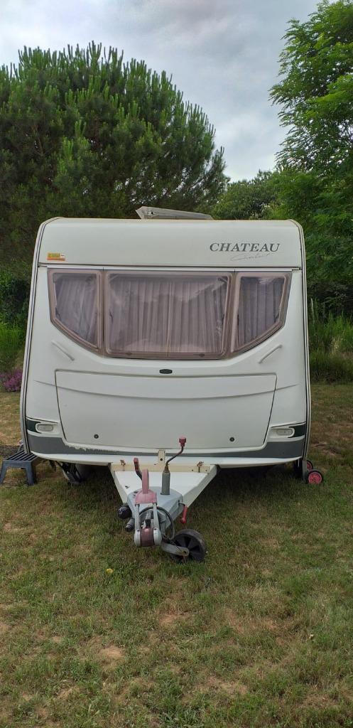 Chateau calista 450, Caravans en Kamperen, Caravans, Particulier, tot en met 4, 750 - 1000 kg, Standaardzit, Chateau, Vast bed