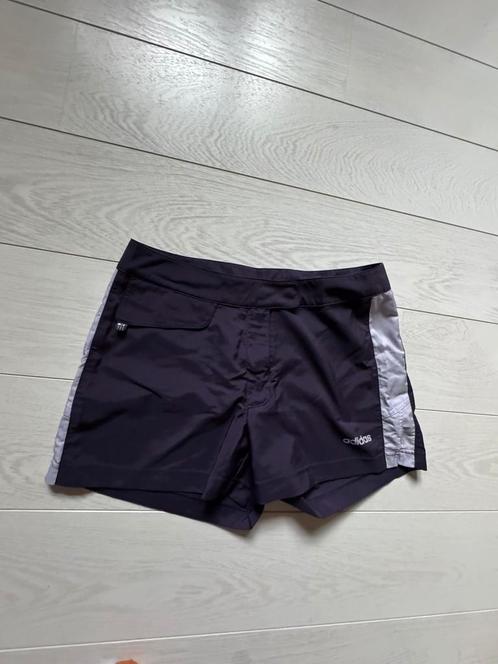 Adidas korte broek S/M, Kleding | Dames, Overige Dameskleding, Nieuw, Ophalen of Verzenden
