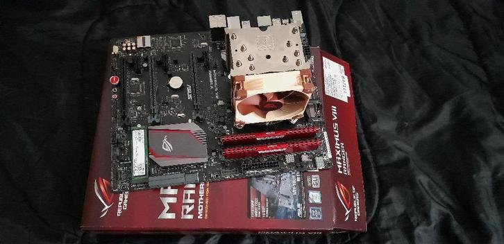 Asus Maximus VIII Ranger, Computers en Software, Moederborden, Zo goed als nieuw, DDR4, Ophalen of Verzenden