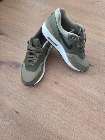  De Nike Air Max 1 "Olive Canvas Black Neutral beschikbaar voor biedingen